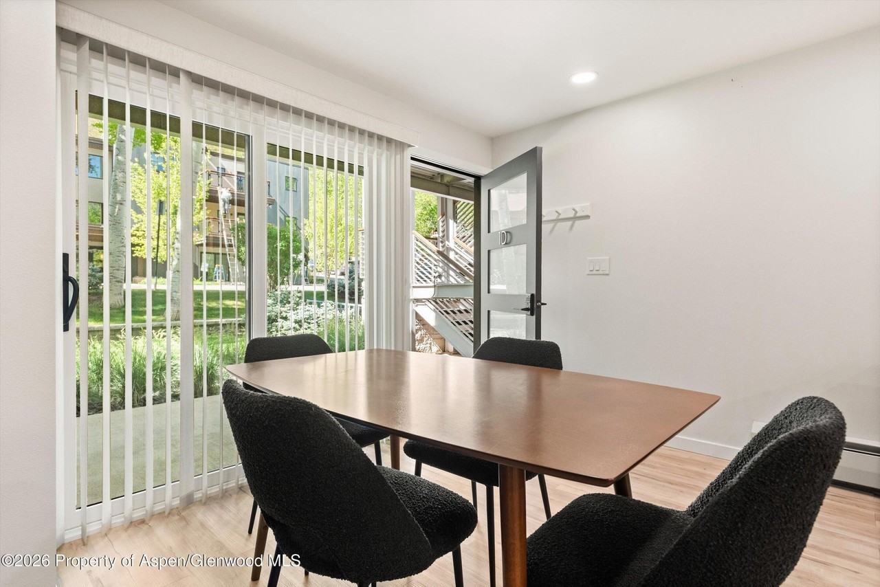 100 E Dean St #1D - Photo 5 of 22