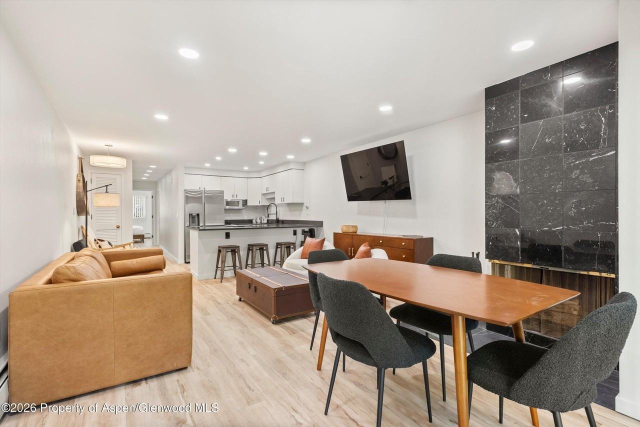 100 E Dean St #1D - Photo 6 of 22