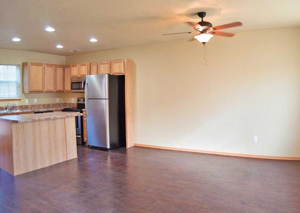 235 S Rolling Woods Way - Photo 4 of 16