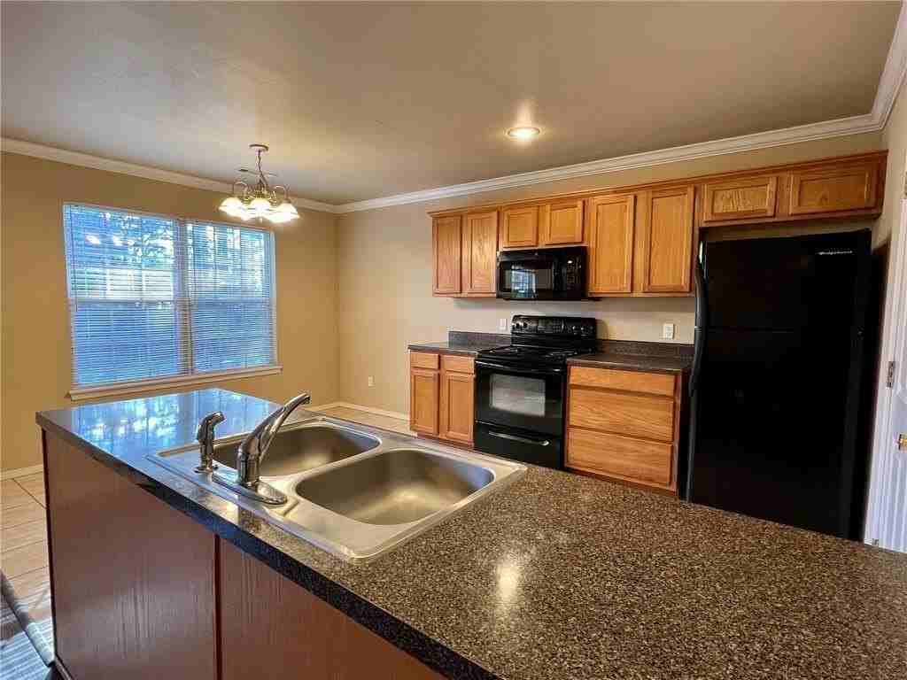 2153 W Skyler Dr - Photo 3 of 14