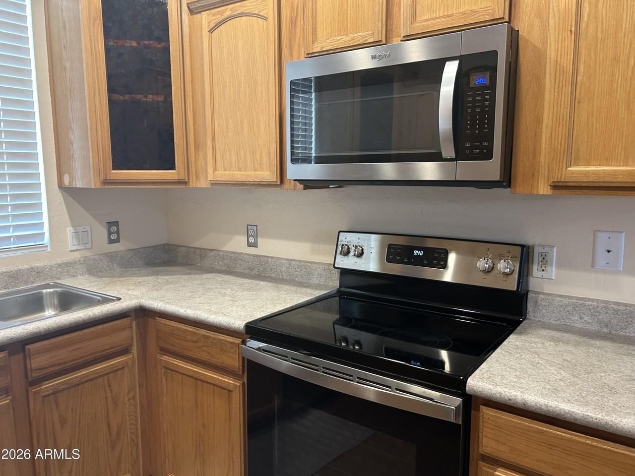105 N Warren St - Photo 3 of 29