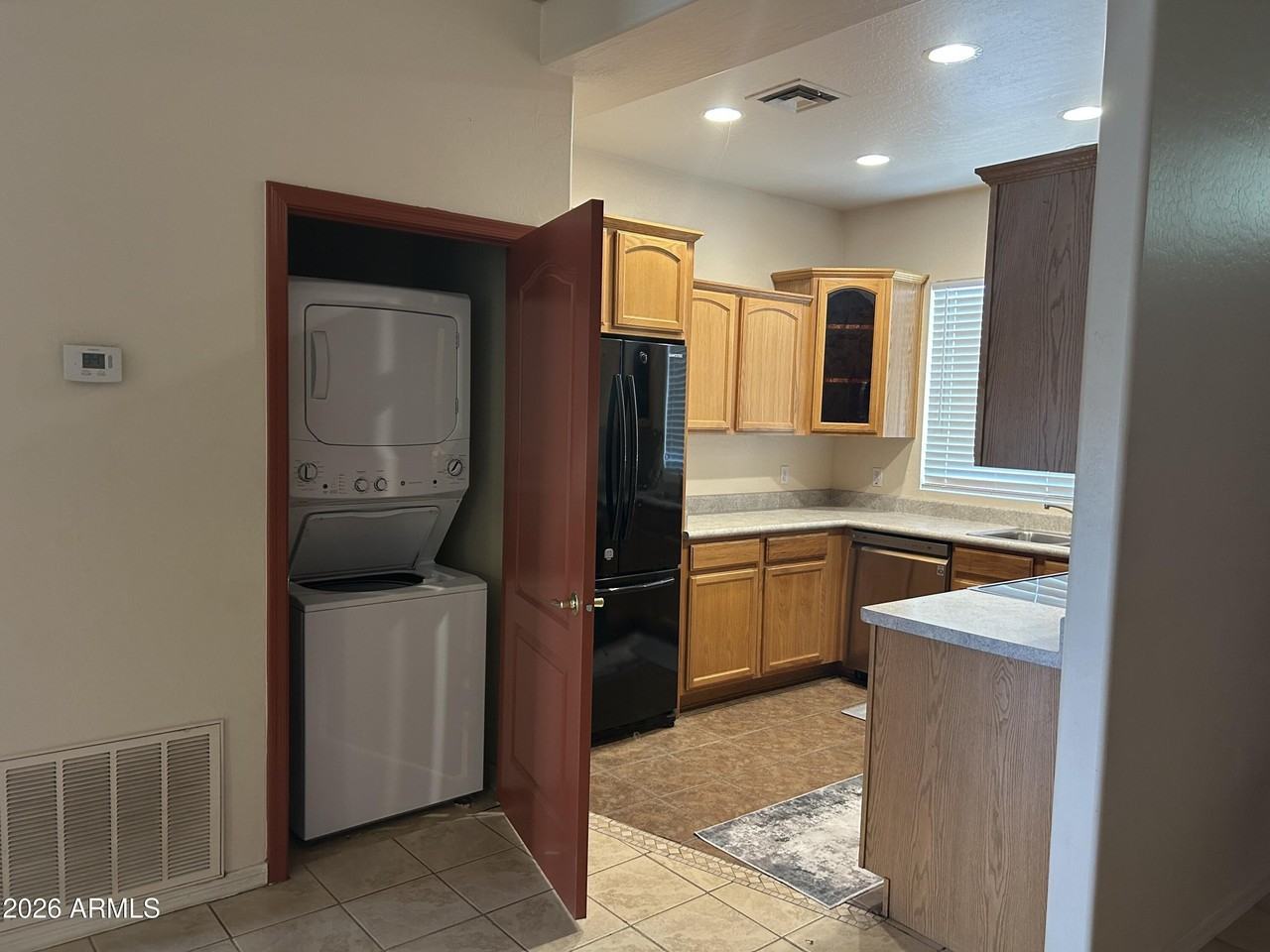105 N Warren St - Photo 6 of 29