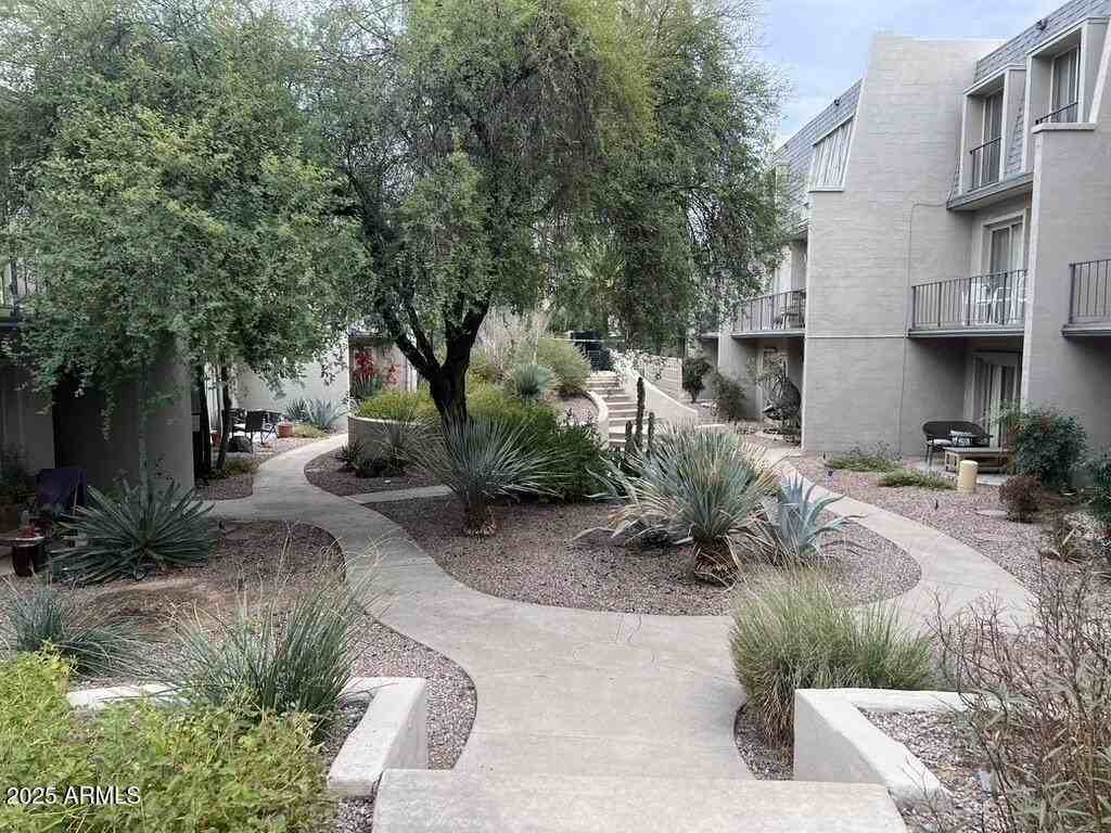 1010 E Osborn Rd #A - Photo 5 of 39