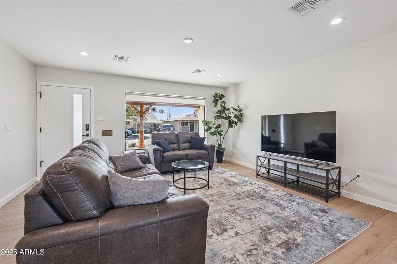 1726 N 74th Pl - Photo 6 of 23