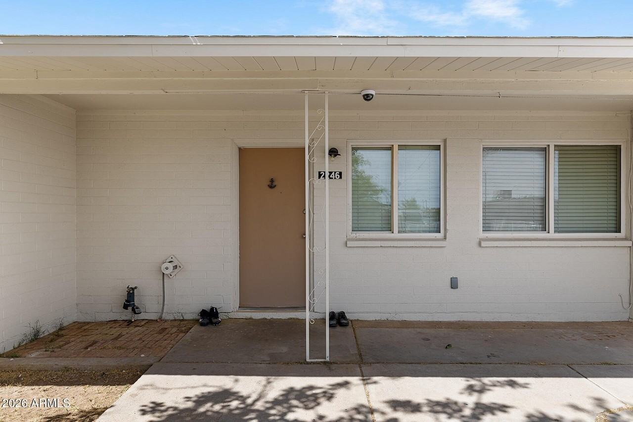 2246 W Sierra St - Photo 6 of 44
