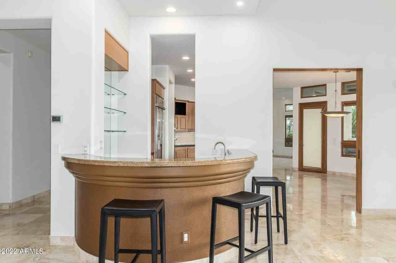 10685 E Cottontail Ln - Photo 6 of 32