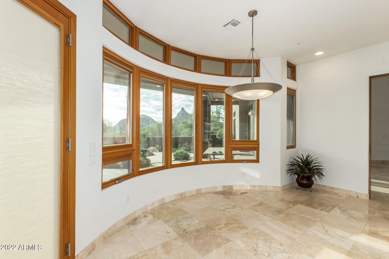 10685 E Cottontail Ln - Photo 7 of 32