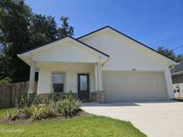featured image of 530 E 5th Ct