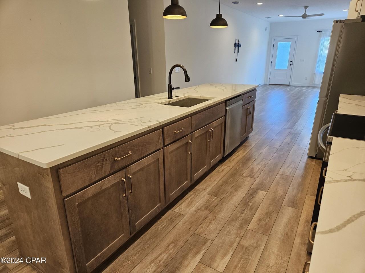 530 E 5th Ct - Photo 6 of 20