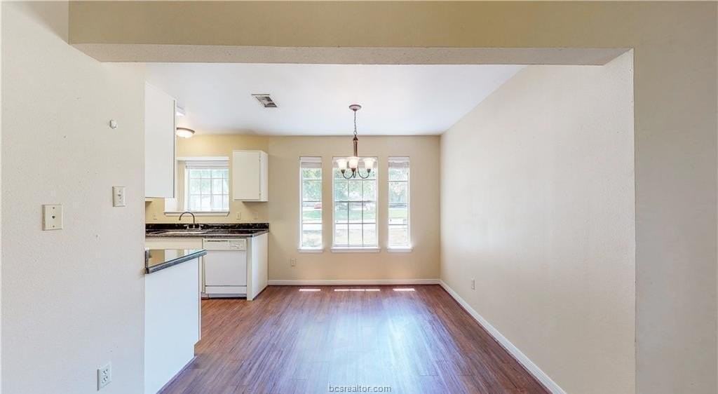 701C Balcones Dr #44 - Photo 2 of 9