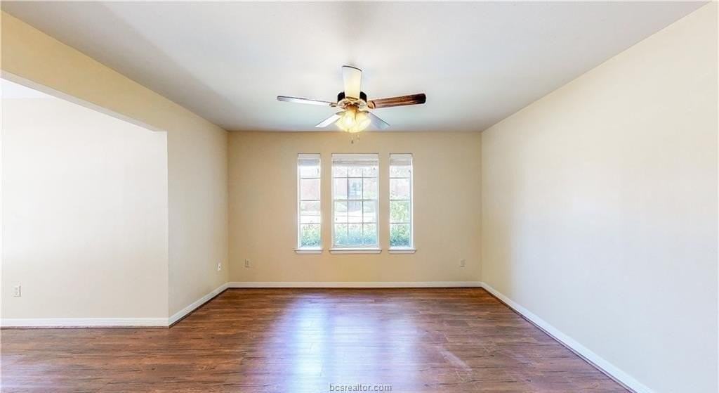 701C Balcones Dr #44 - Photo 3 of 9