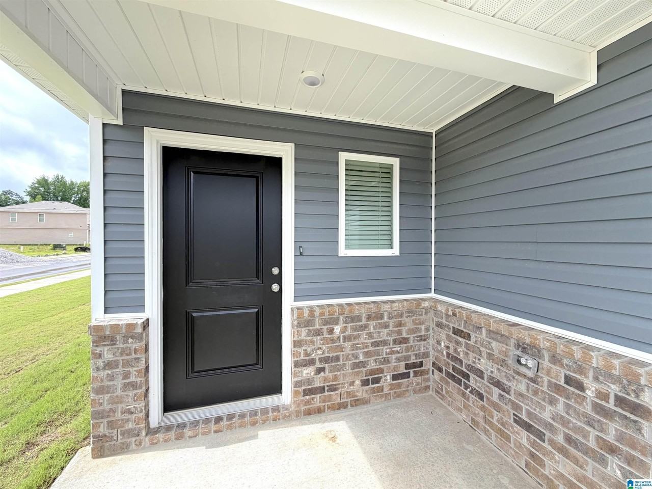 155 CHALLENGER WAY - Photo 2 of 30