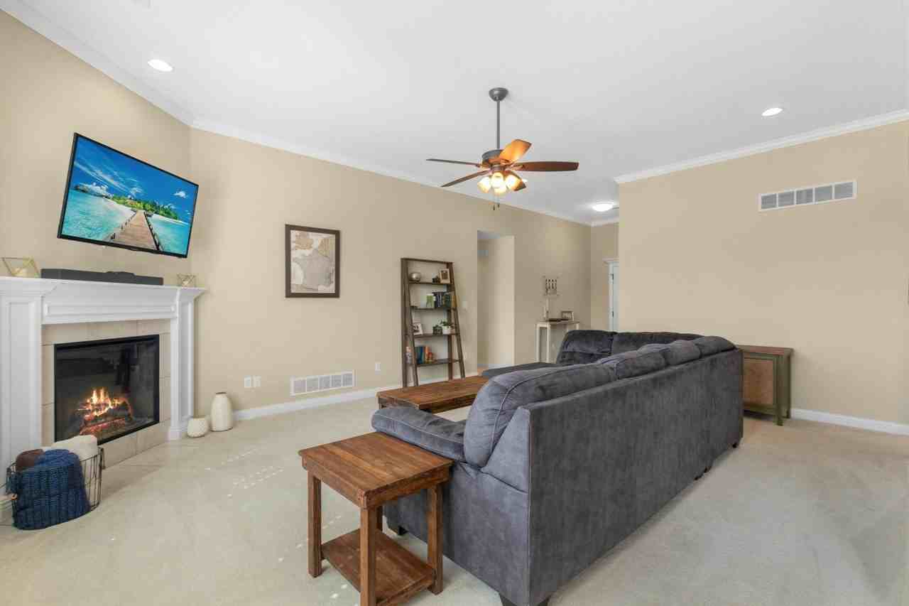 5611 Abercorn Dr - Photo 2 of 20