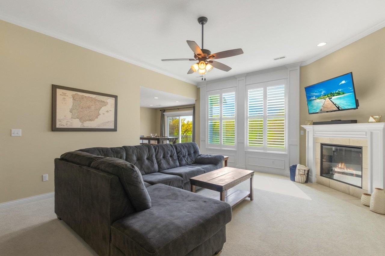 5611 Abercorn Dr - Photo 3 of 20
