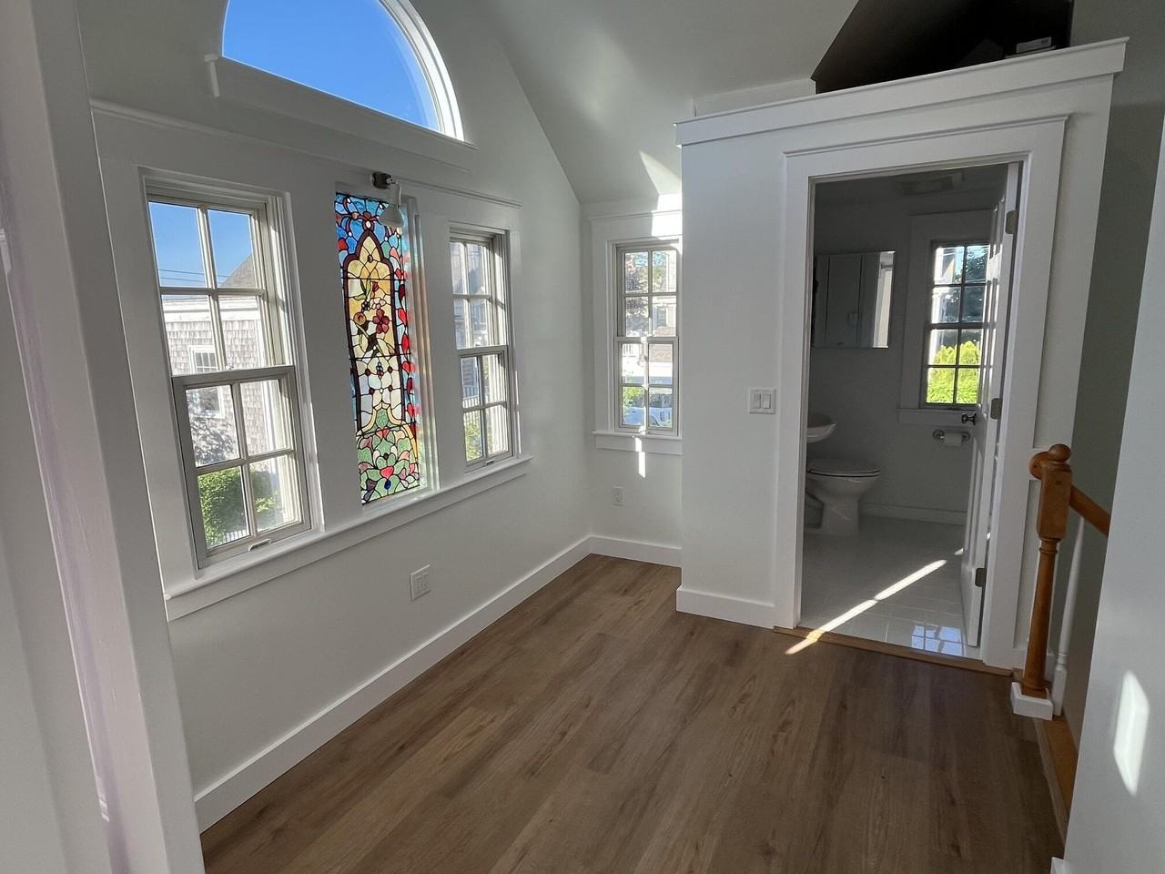 398 Commercial St - Photo 4 of 6