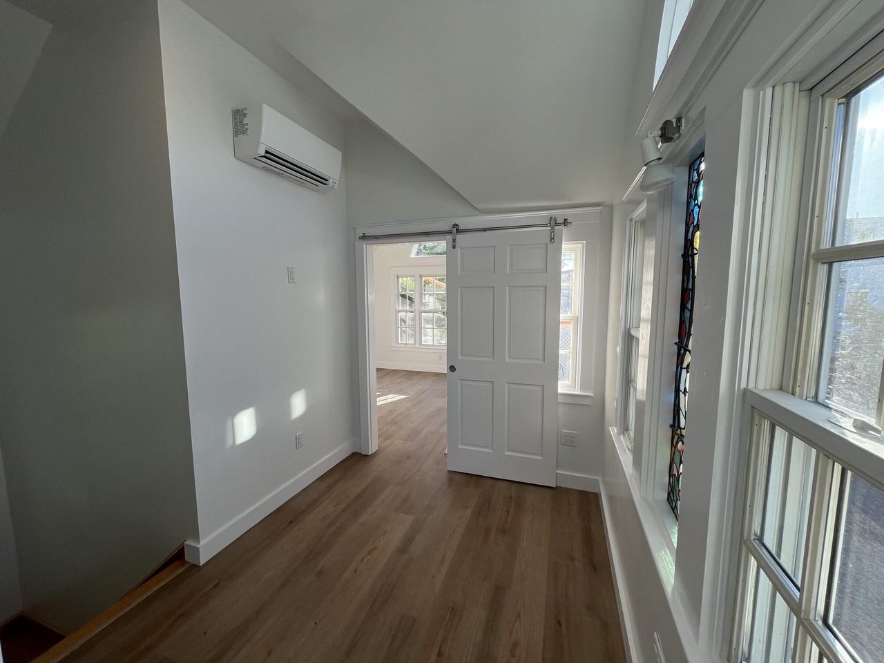 398 Commercial St - Photo 5 of 6