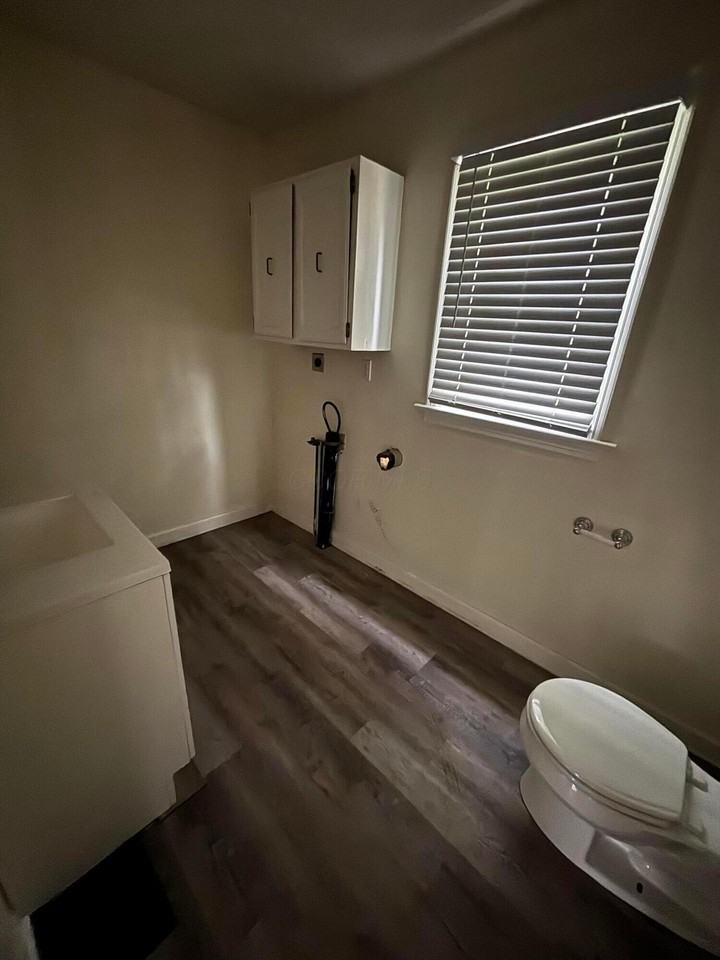 1690 Dyer Rd - Photo 4 of 23