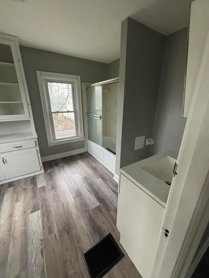 1690 Dyer Rd - Photo 7 of 23