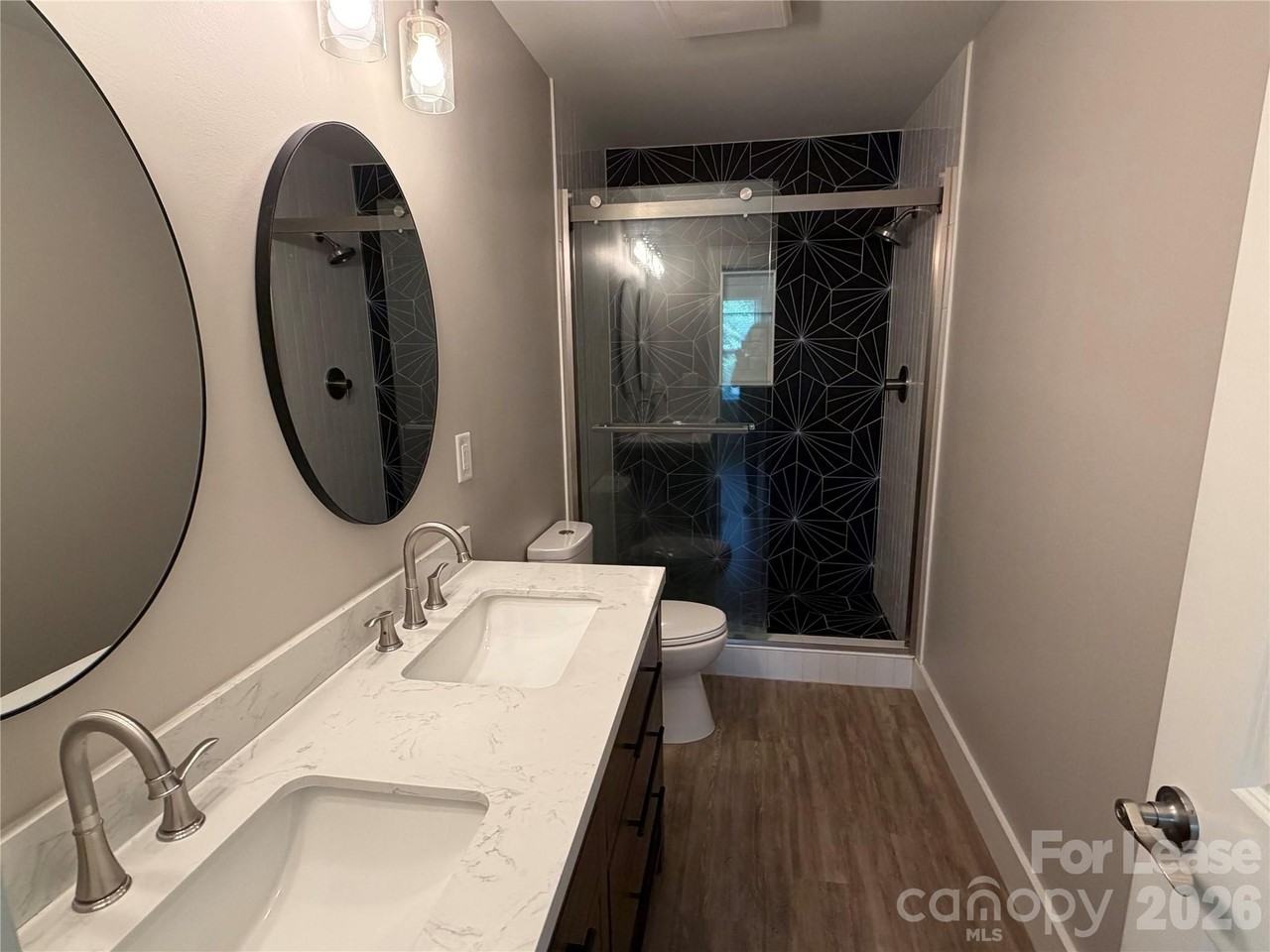 434 Amber St - Photo 6 of 10