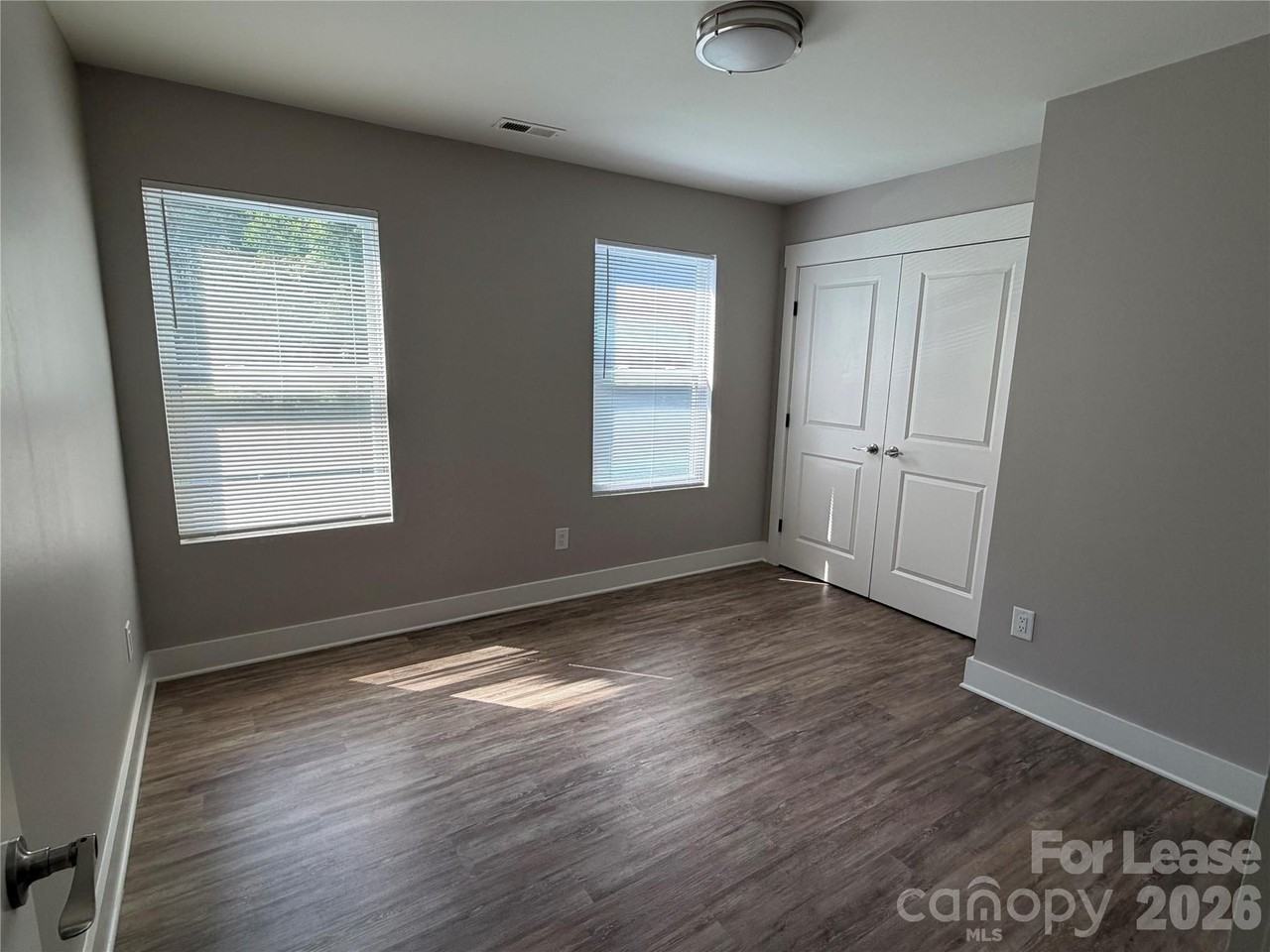 434 Amber St - Photo 7 of 10