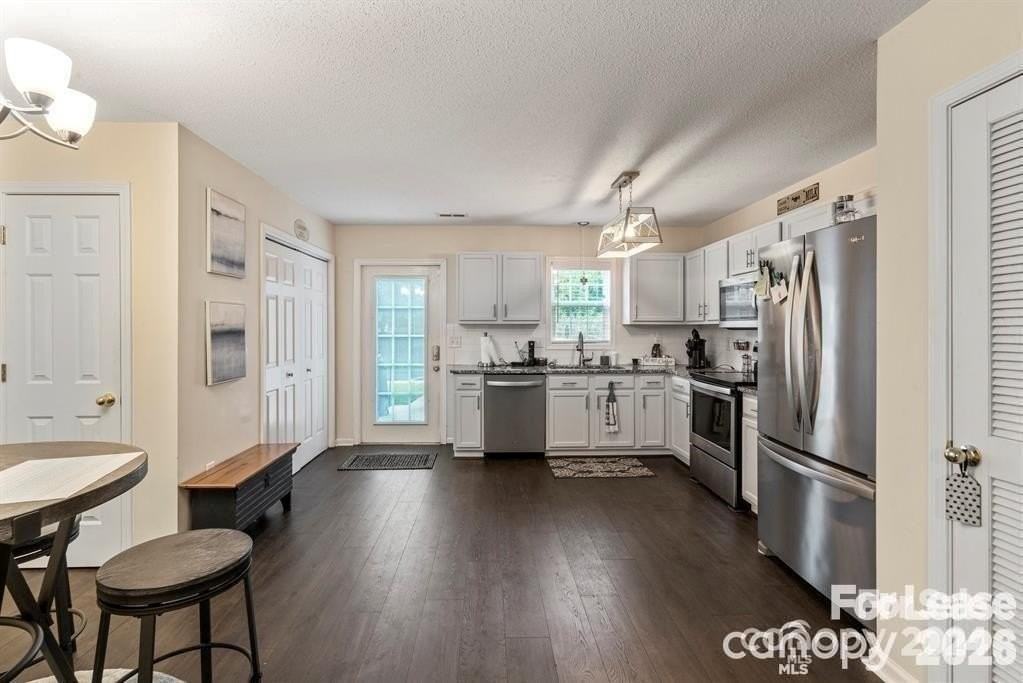 128 Locomotive Ln - Photo 2 of 7