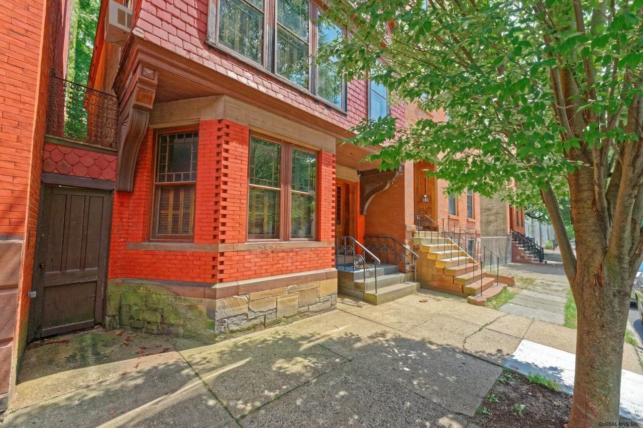 150 2nd St - Photo 3 of 47