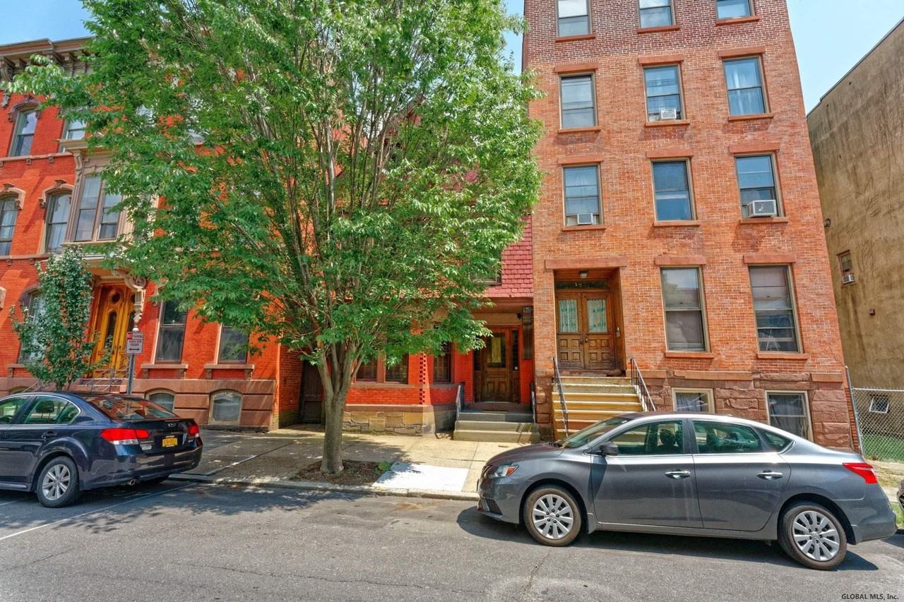 150 2nd St - Photo 5 of 47