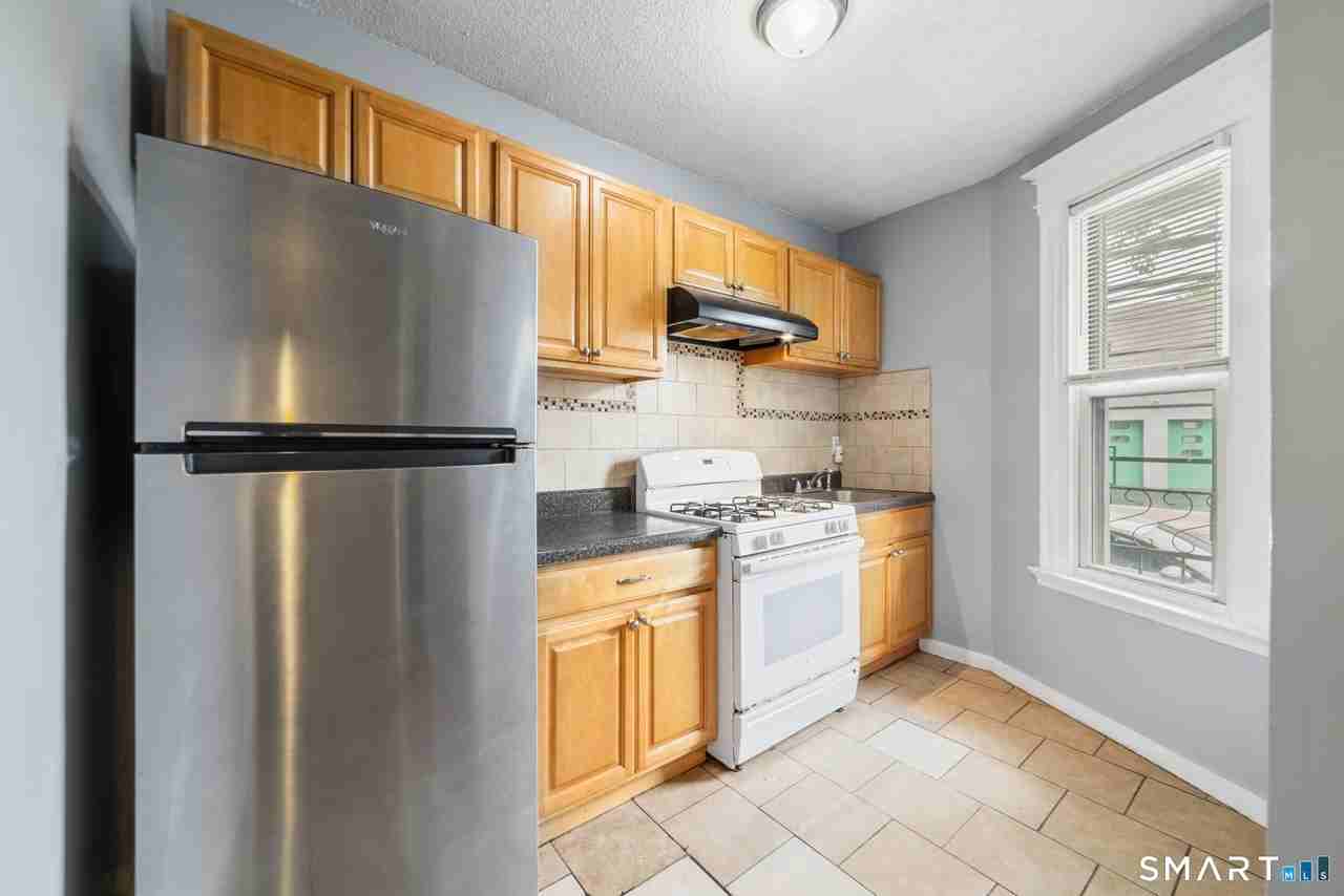 705 Dixwell Ave #1R - Photo 5 of 23