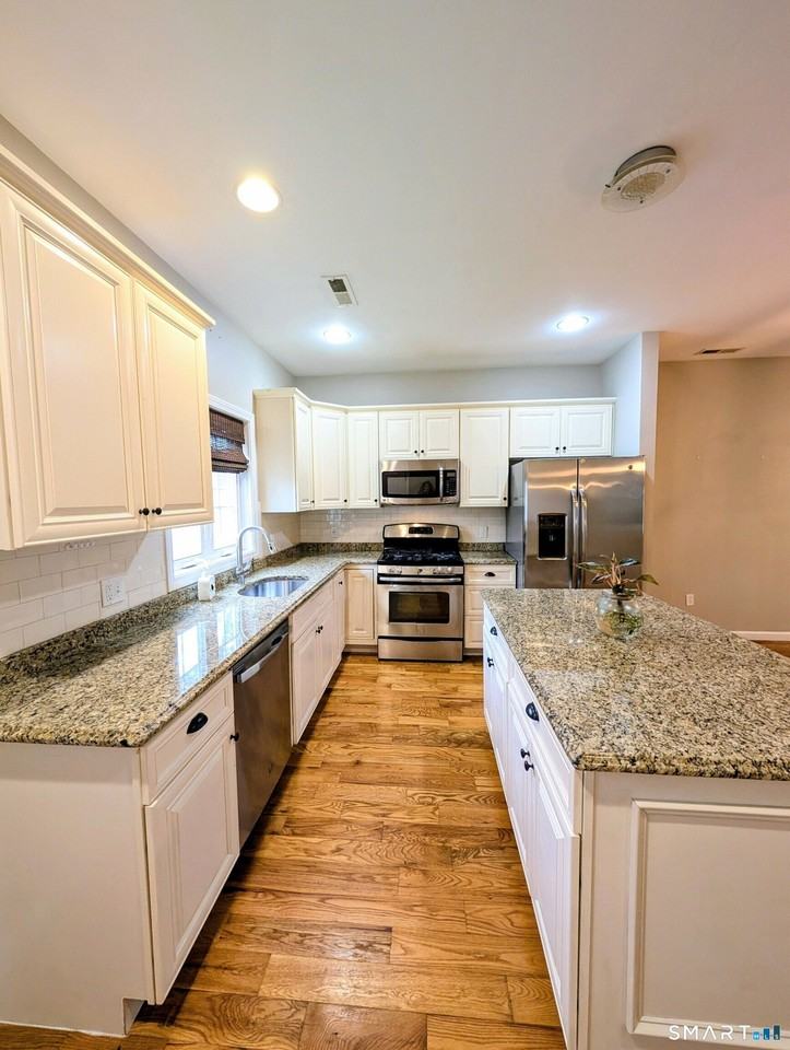 15 Old Oak Dr #15 - Photo 7 of 37