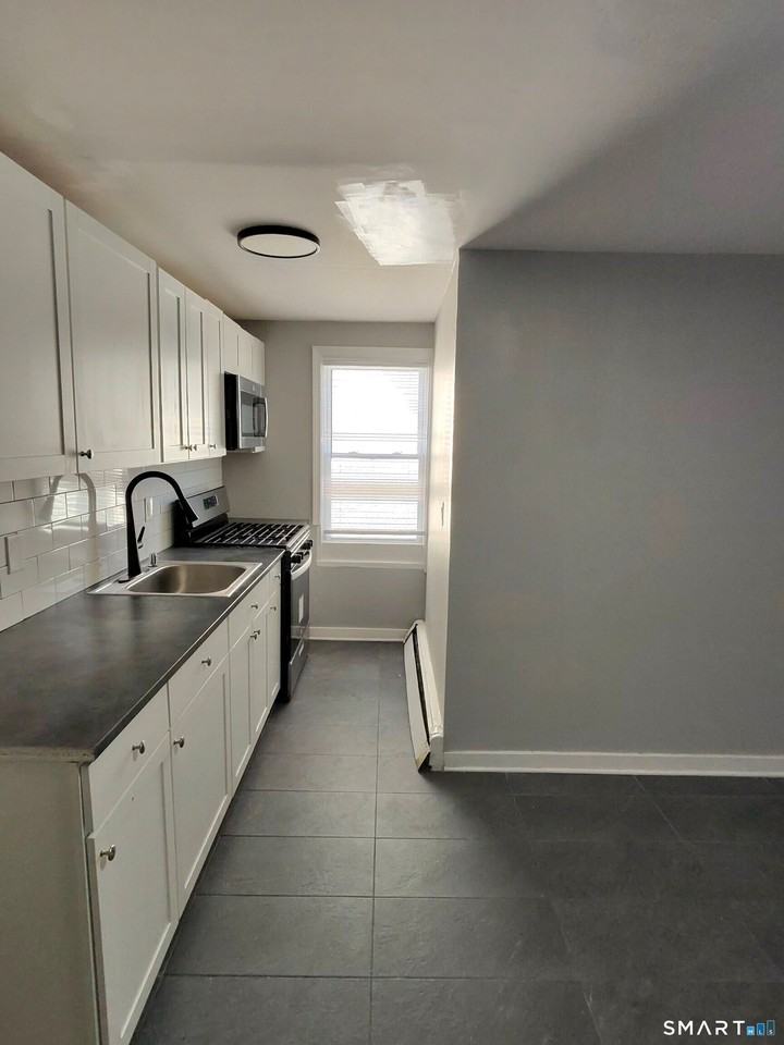 982 Pembroke St #2L - Photo 2 of 13