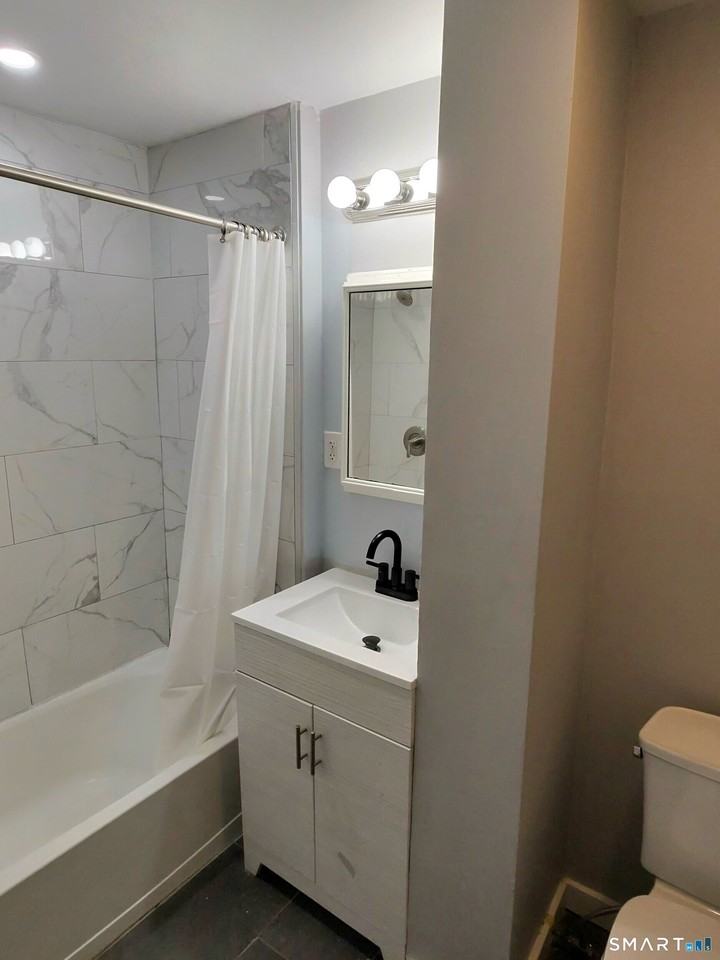982 Pembroke St #2L - Photo 4 of 13