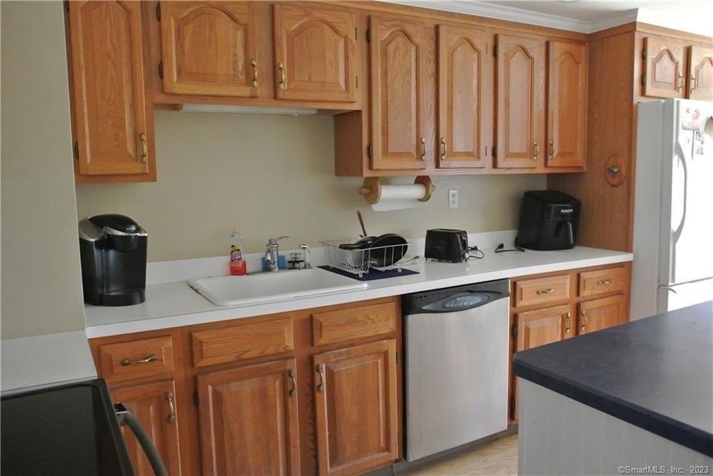 156 Meadowside Rd - Photo 5 of 24