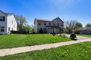 featured image of 1537 / 406 Alyssa Street - 1 #1