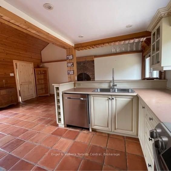 109 Hope Street 1 - Photo 3 of 13