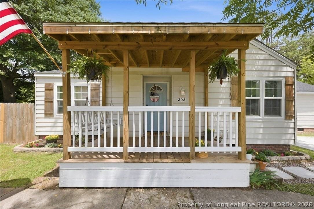 202 N Jackson St - Photo 2 of 26