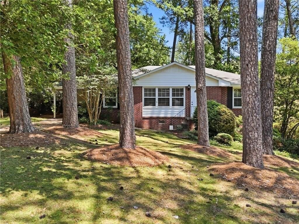 1111 N Valley Dr - Photo 2 of 36