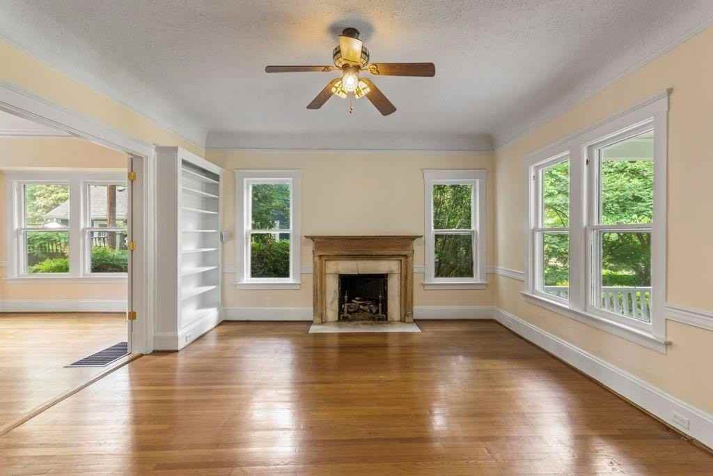 327 Adams St - Photo 6 of 34