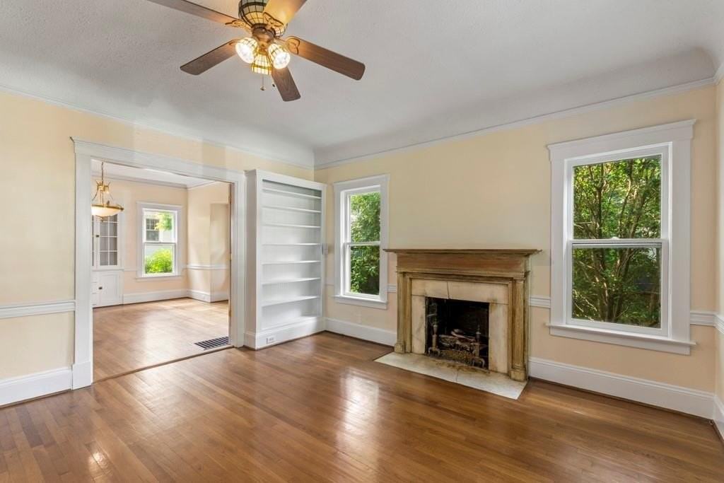 327 Adams St - Photo 7 of 34