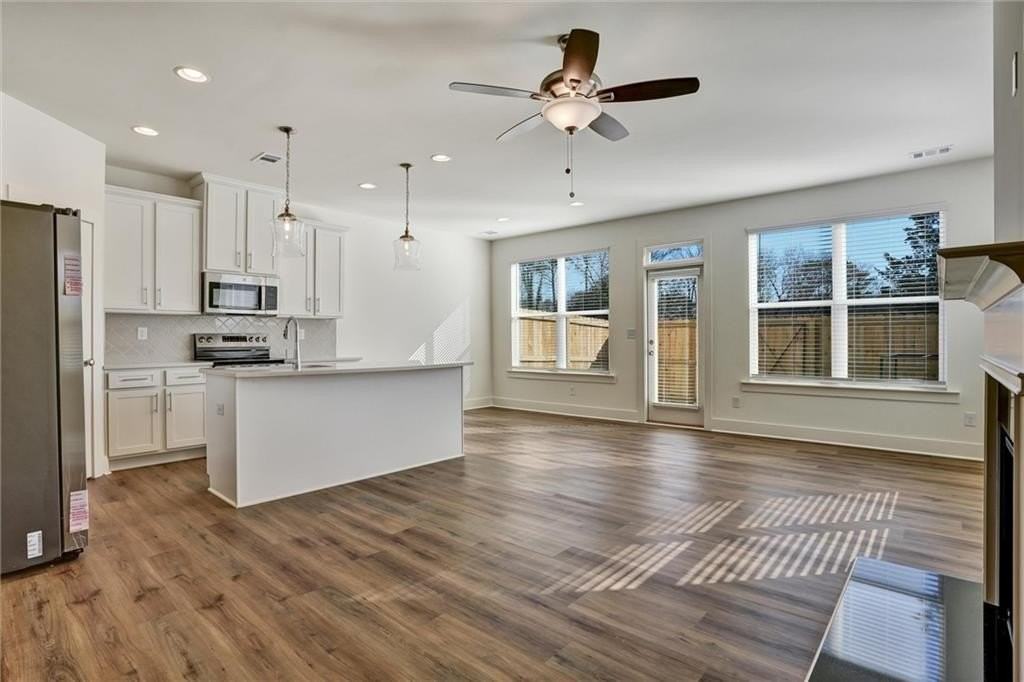 1615 Aiden Way - Photo 3 of 42