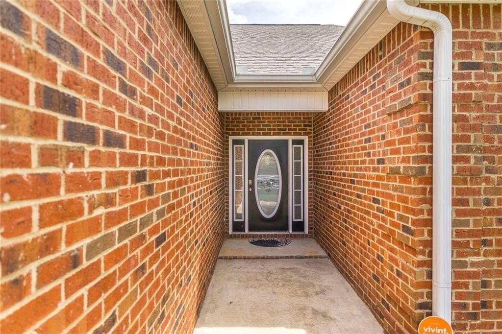 104 Bryce Dr - Photo 5 of 33