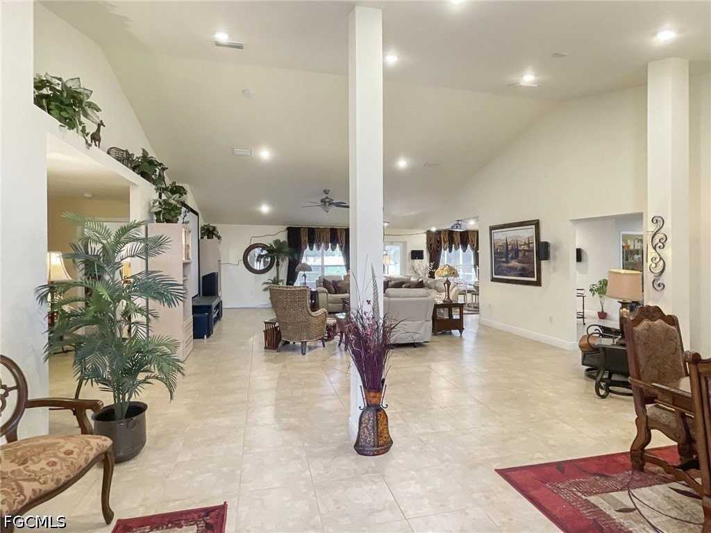 1817 Sw 22nd Ln - Photo 3 of 15