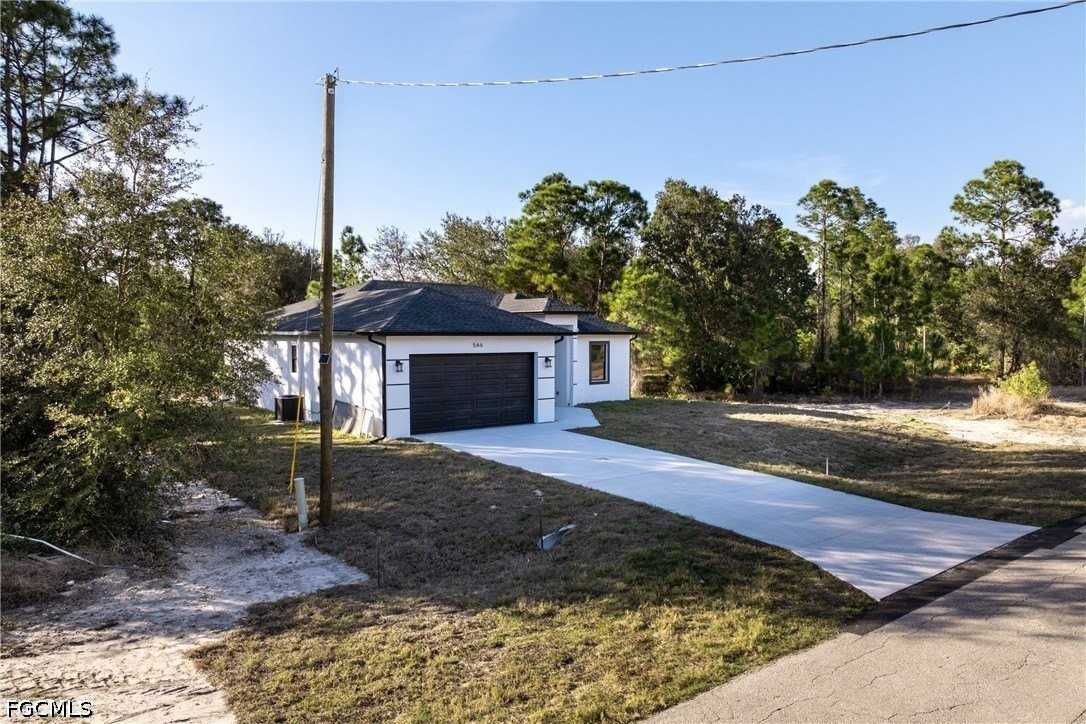 566 Eisenhower Blvd - Photo 2 of 35