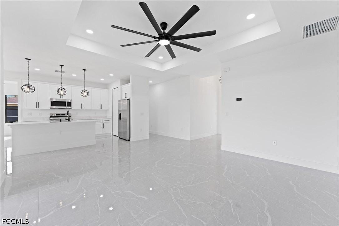 910 Atherton Ave - Photo 7 of 39