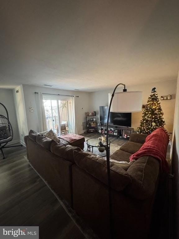 504 Meadowview Ln #504 - Photo 3 of 5