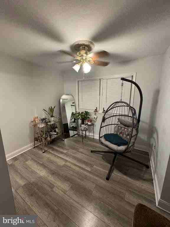 504 Meadowview Ln #504 - Photo 4 of 5
