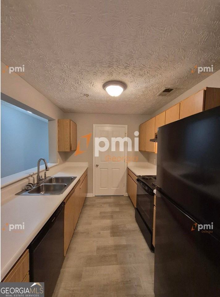 2204 Fairington Village Dr - Photo 3 of 11