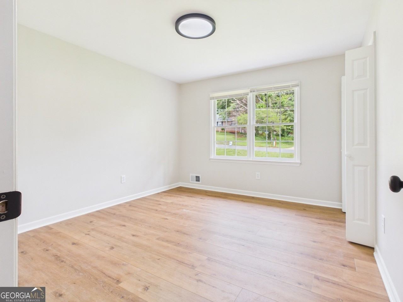 1450 Crooked Creek Rd - Photo 7 of 20