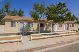 featured image of 2634 Desert St #8