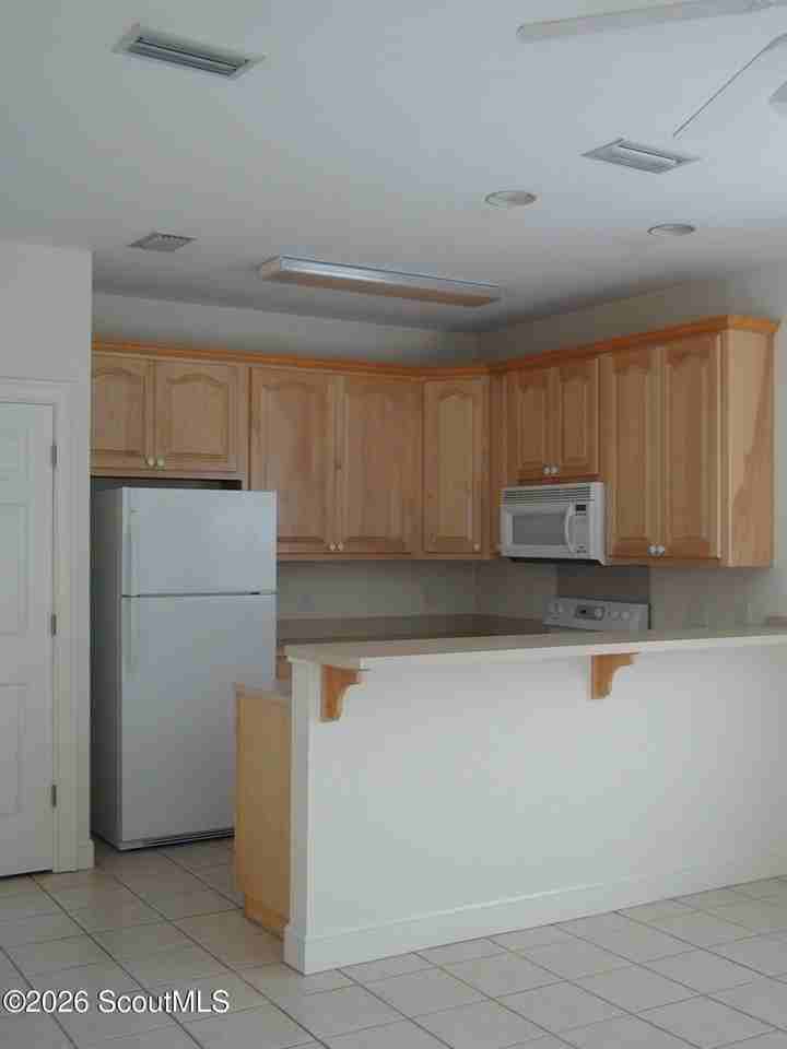 413 Atlantic Dr - Photo 3 of 22