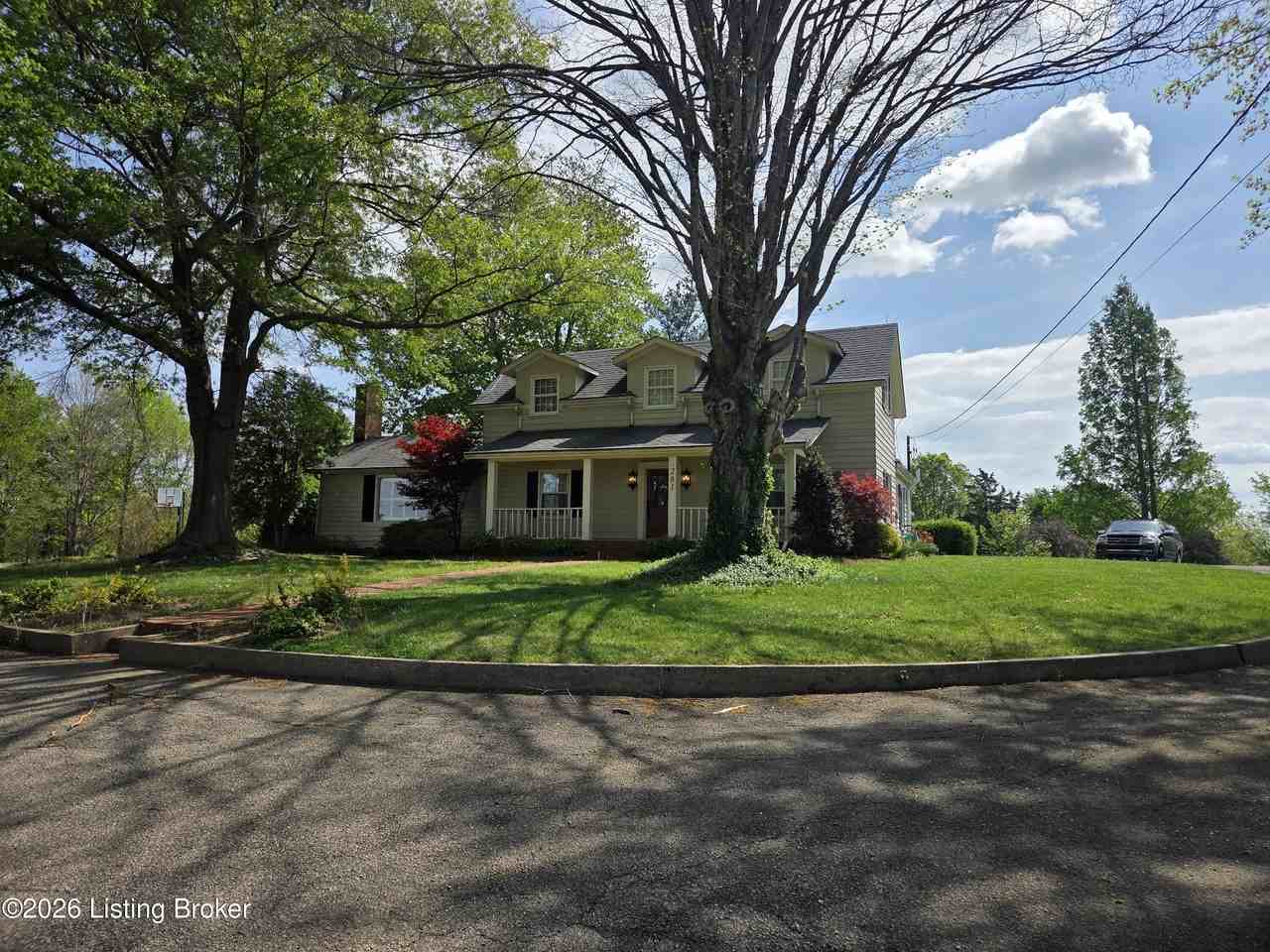 281 Meadowlark Ln - Photo 3 of 17